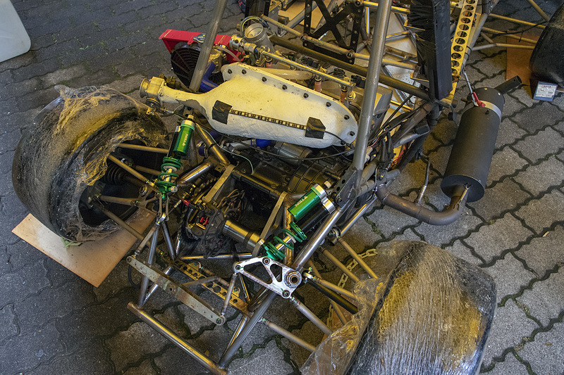 会場の外には芝浦工業大学と東京大学のマシンが展示してあった。こちらは芝浦工業大学のマシン