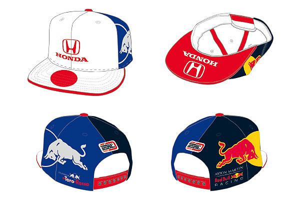 応援グッズのトリプルネームのキャップ