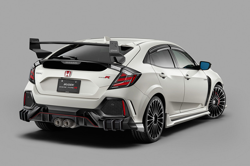 無限パーツを装着したシビック TYPE R