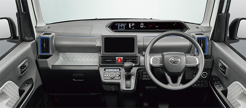 タント X ターボのインパネ。タントではグリーン、またはネイビーのアクセントカラーが施される