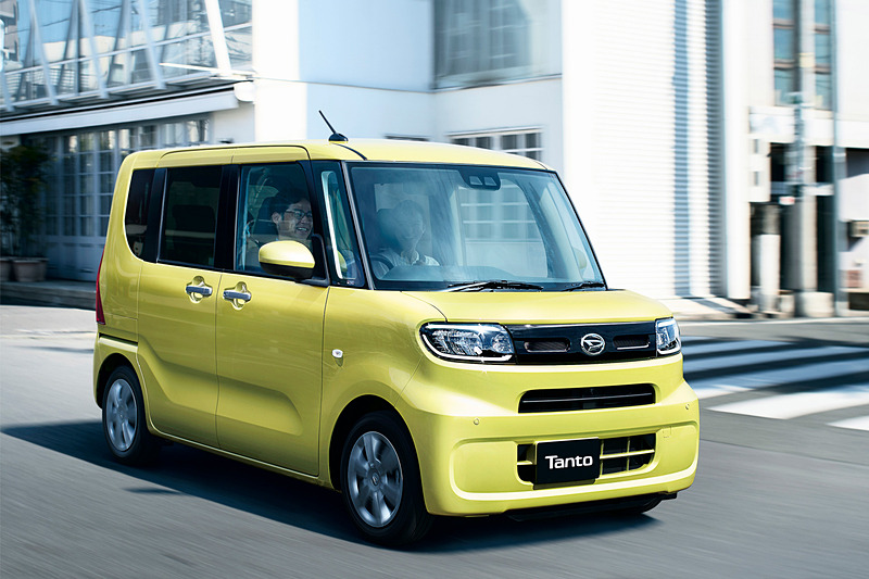 ターボエンジンの最大トルクを92Nm（9.4kgfm）/3600rpmから100Nm（10.2kgfm）/3600rpmに向上。自然吸気エンジンは最大トルクの発生回転数を低下させ、軽量化やD-CVTとの組み合わせによって加速度を約15％アップさせている