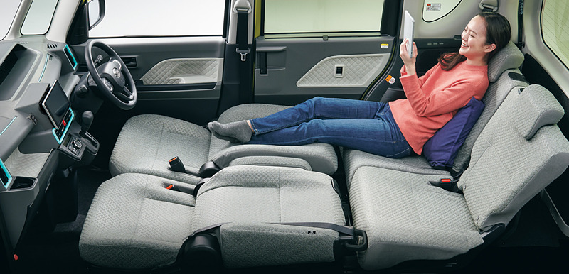 フロントシートのフルフラット化やリアシートの左右独立スライドなどにより、高いユーティリティを発揮