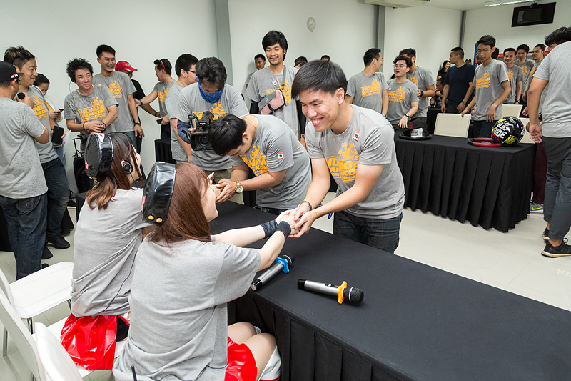 握手会が開催された