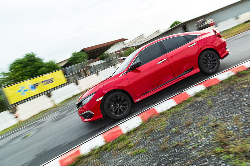 土屋氏の体験同乗