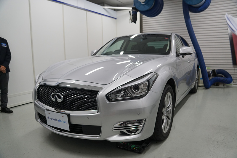 「3D-Pure Sound Surface System」のデモ車両