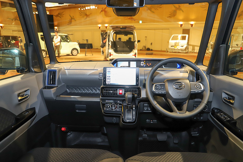 新型タント カスタム RSのインテリア