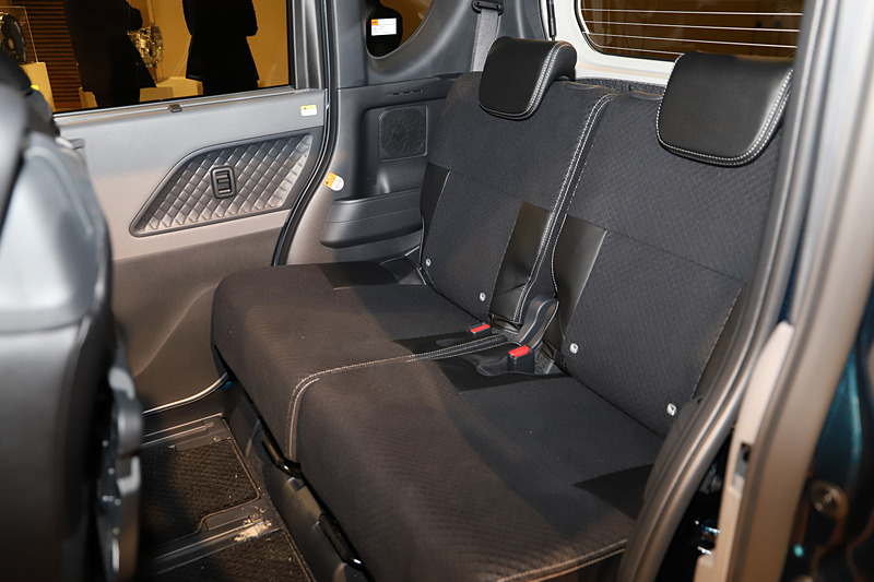 新型タント カスタム RS