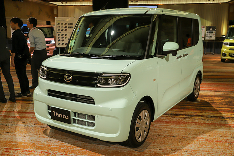 タント X（アイスグリーン）