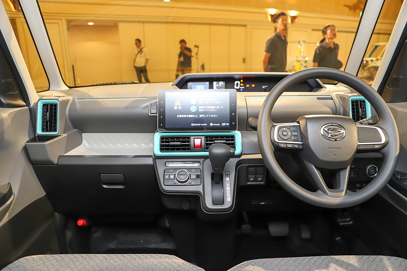 タント X（アイスグリーン）