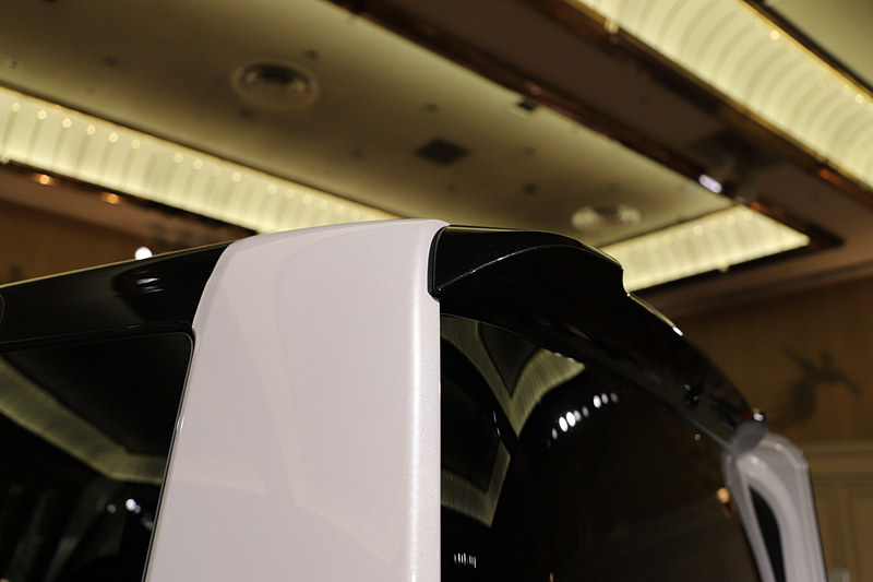 タント カスタム RS（ブラックマイカメタリック×シャイニングホワイトパール）