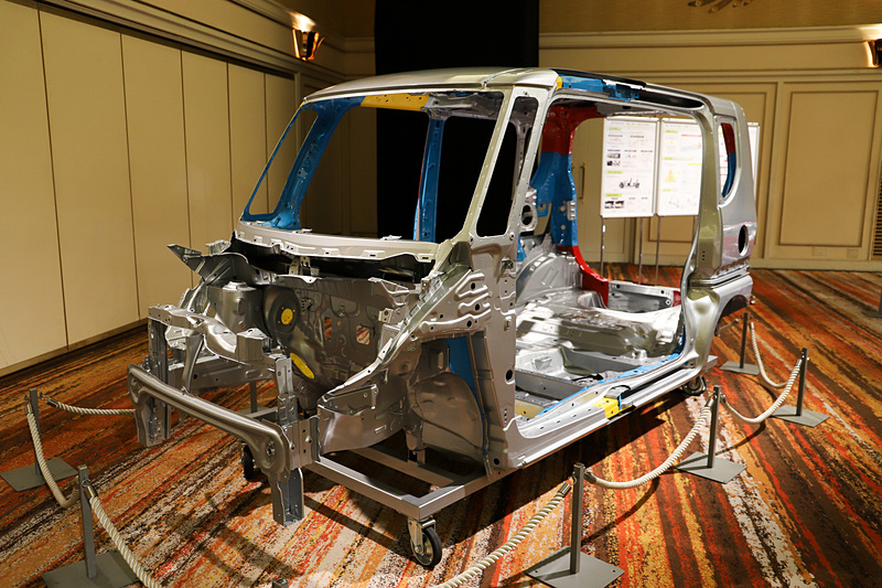 ホワイトボディも展示