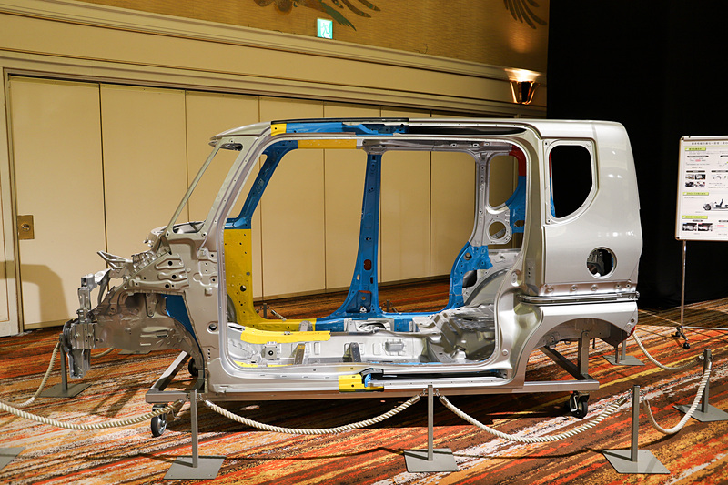 ホワイトボディも展示