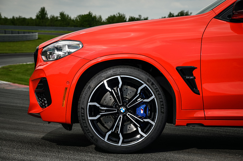 X4 Mのボディサイズは4760×1925×1620mm（全長×全幅×全高）、ホイールベースは2865mm。写真はX4 M コンペティション