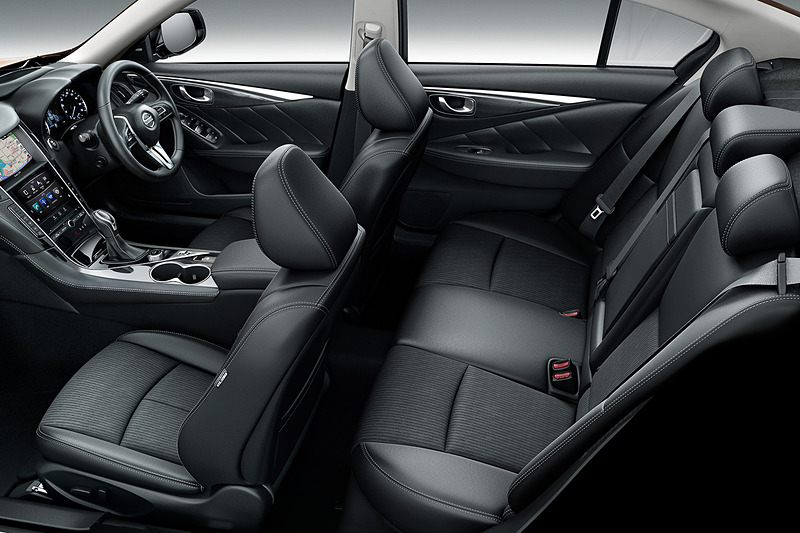 GT（ハイブリッド）