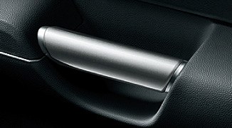 インサイドドアグリップ（一部高輝度ガンメタリック塗装）