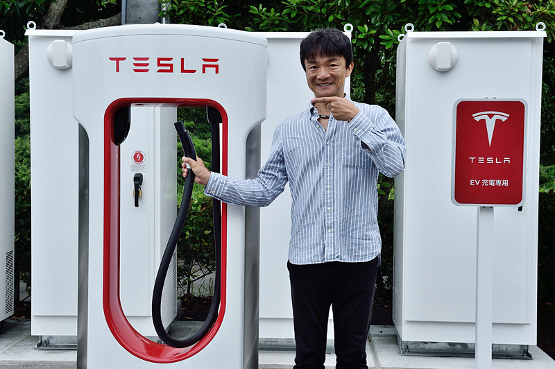 ノズルもコンパクトで取りまわしやすい充電ケーブル