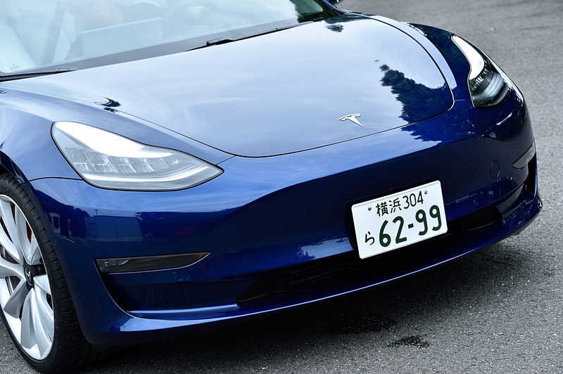 前後バンパーにはセンサーが埋め込まれる