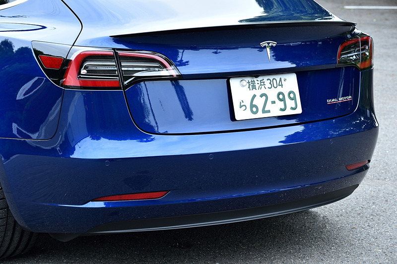 前後バンパーにはセンサーが埋め込まれる