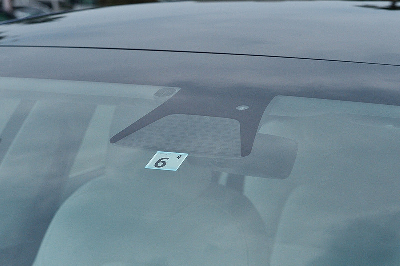 カメラはフロントウィンドウ部、フロントフェンダーのウインカー部、Bピラー、リアにに付く