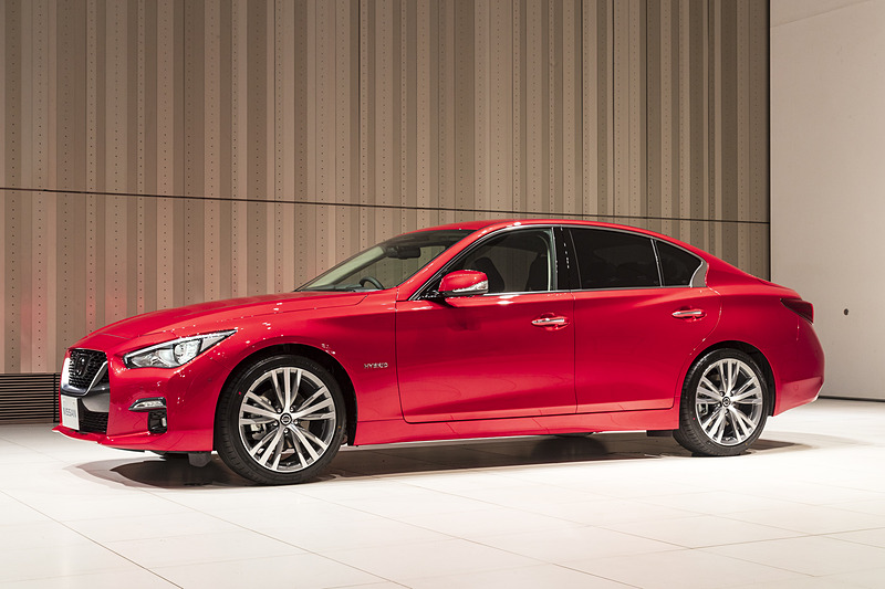 スカイライン GT Type SP（ハイブリッドモデル）。ボディサイズは4810×1820×1440mm（全長×全幅×全高。4WD車の全高は1450mm）