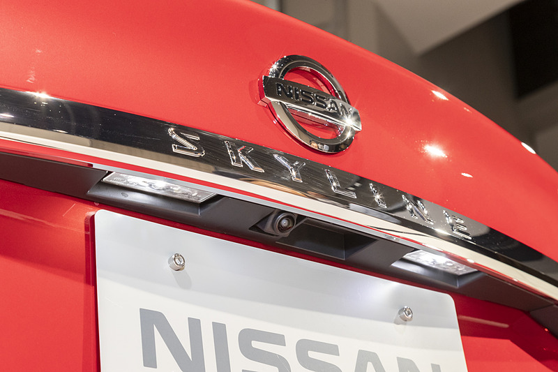 アラウンドビューモニター用カメラはフロントグリルとドアミラー、トランクリッドのナンバープレート上に設置