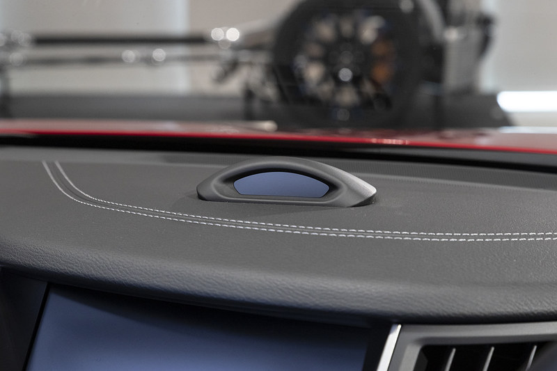 インパネ上部に、プロパイロット 2.0でドライバーの状態を判断するためのドライバーモニターが備わる