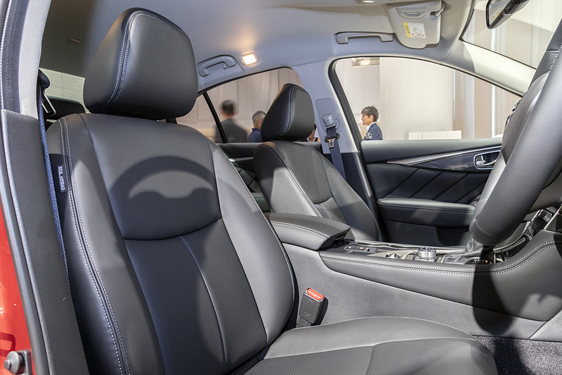 GT Type P以上は本革シートを標準装備。運転席、助手席ともにパワーシートとなる