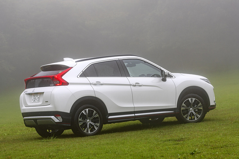 三菱自動車工業「エクリプス クロス」（写真はG Plus Package）のボディサイズは4405×1805×1685mm（全長×全幅×全高）、ホイールベースは2670mm。ディーゼルエンジン搭載モデルの駆動方式は4WDのみとなる