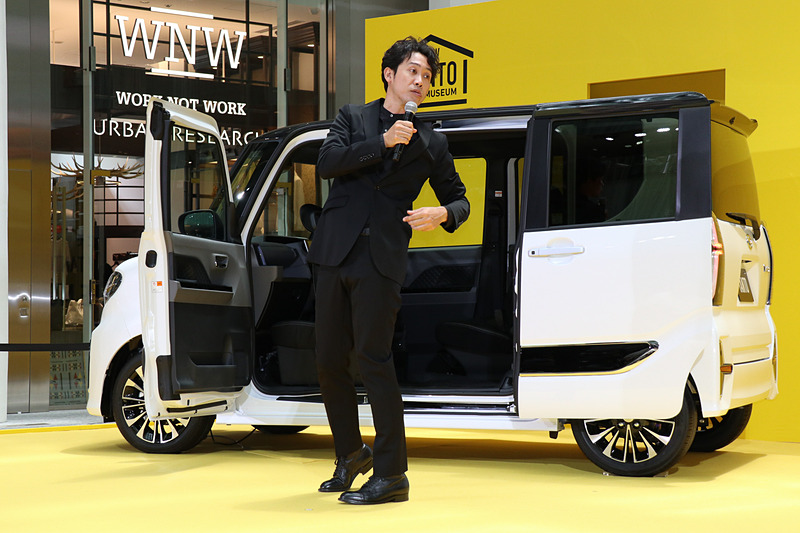 運転席ロングスライドシートについては、座ったまま後席の子供の面倒をみることができるほか、「後部座席に乗せている荷物を取りたいって時に、この歳になるとこんな風にしていると、どっかつりますからね。それがここまでバーンと下がれるから、物を取るのにどれだけ楽なことか。素晴らしい、あっぱれ！」と評価した