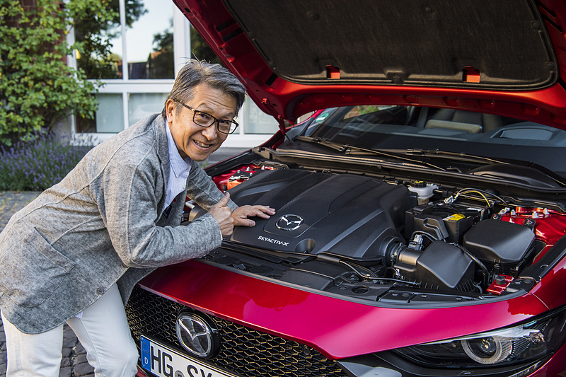 欧州仕様のMAZDA3（ハッチバック）に搭載されるSKYACTIV-Xエンジンを試した！