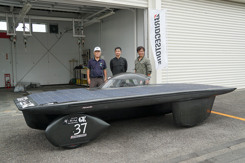 写真右端が呉武田学園 理事長の武田信寛氏