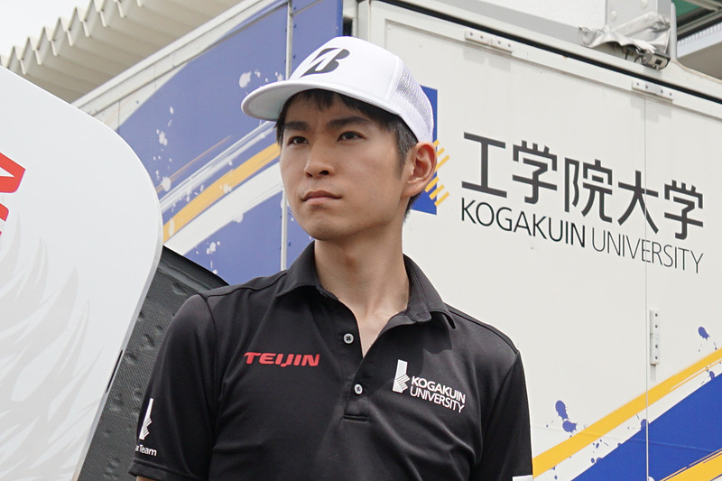 学生キャプテンの尾崎大典氏