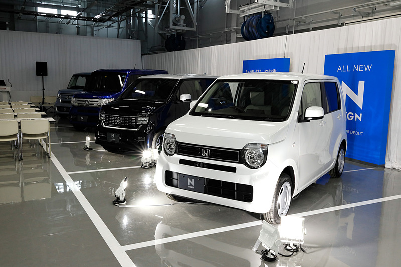 本田技術研究所で行なわれた「Nシリーズ」安全取材会をレポート。会場には8月発売の新型「N-WGN」をはじめとするNシリーズが展示された