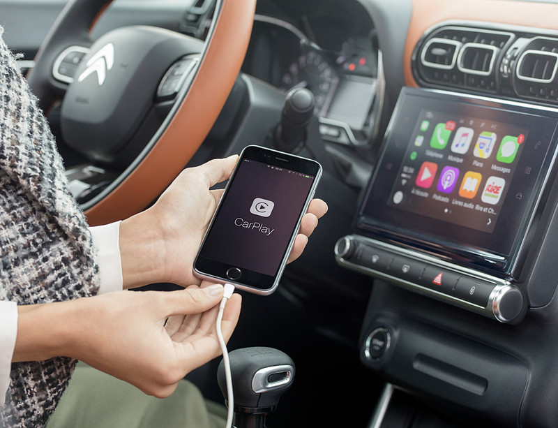 Apple CarPlay、Android Autoに対応するスマートフォン接続機能も搭載