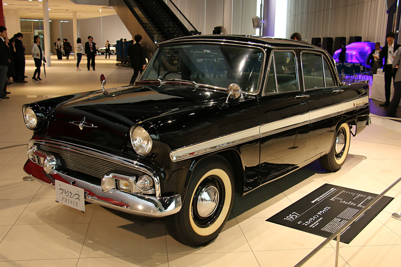 「初代スカイライン デラックス」（1957年）