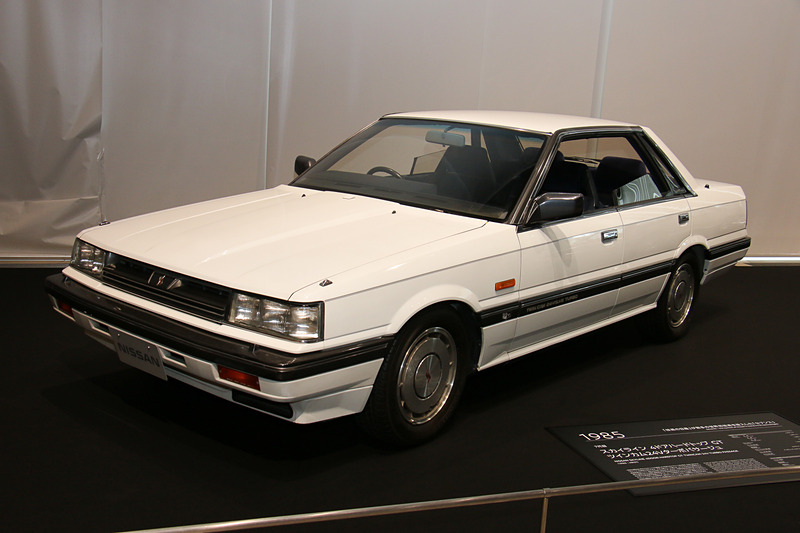 「7代目スカイライン 4ドアハードトップ GT ツインカム24Vターボ パサージュ」（1985年）