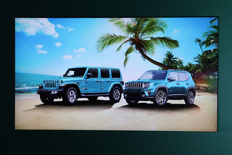 ビキニ・エディションについての説明スライド