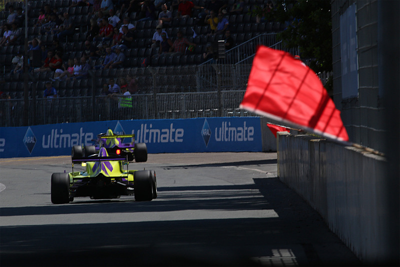 予選でクラッシュしたシア・ホルブロック