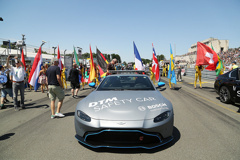 アストンマーティンのセーフティカー