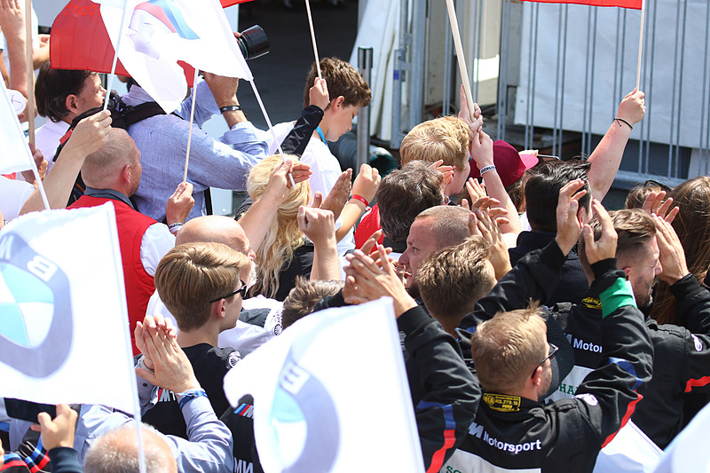 優勝のブルーノ・スペングラー、2位ジャミー・グリーン、3位マイク・ロッケンフェラーのベテラン勢が表彰台を独占した