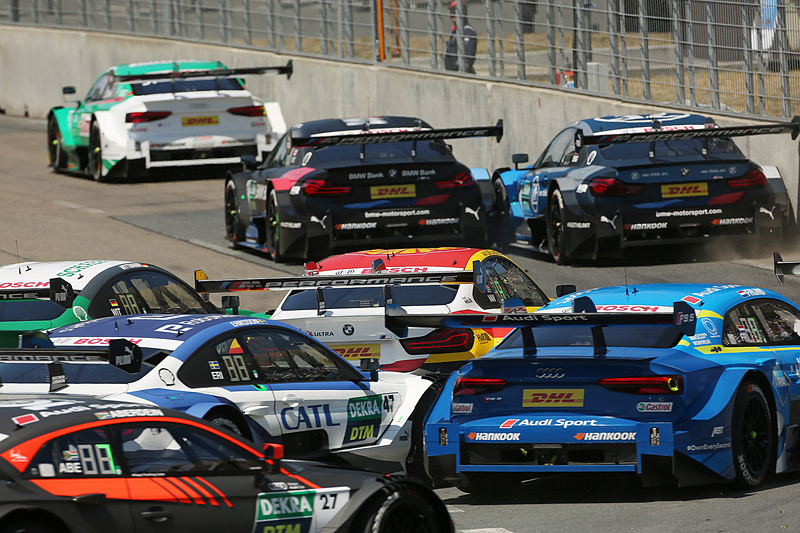 各車し烈なポジション争い