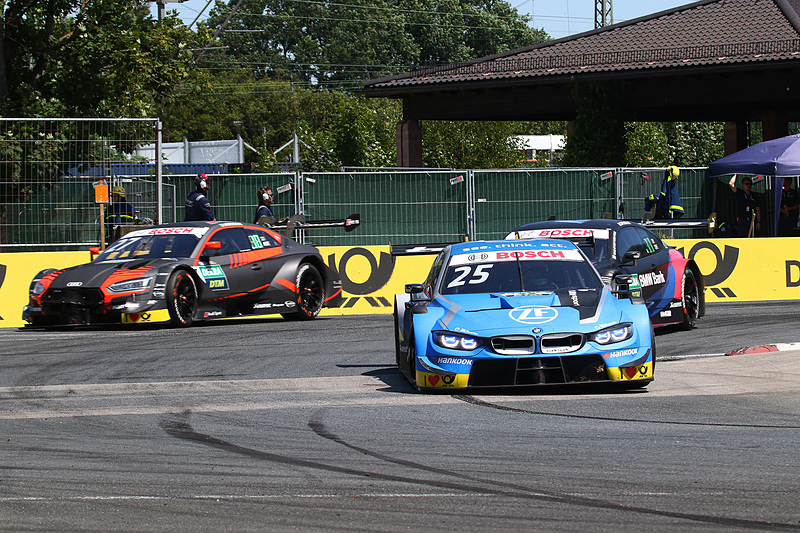 レース中盤、10位を走行するフィリップ・エング（No.25）