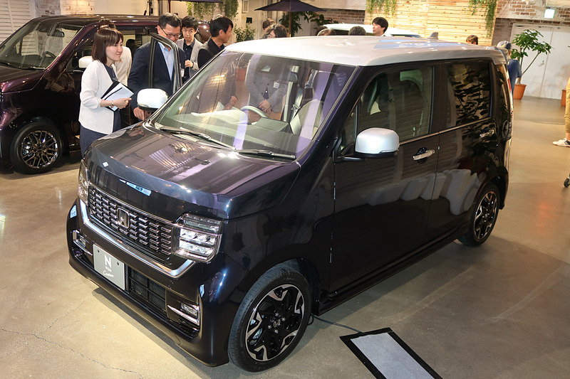 新型「N-WGN カスタム」