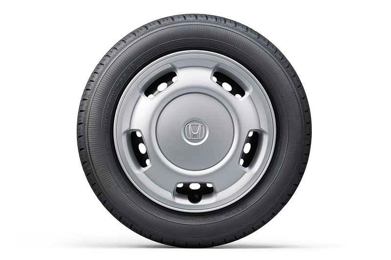 N-WGNのG、L、助手席回転シート車で標準装備する14インチスチールホイール＋フルホイールキャップ