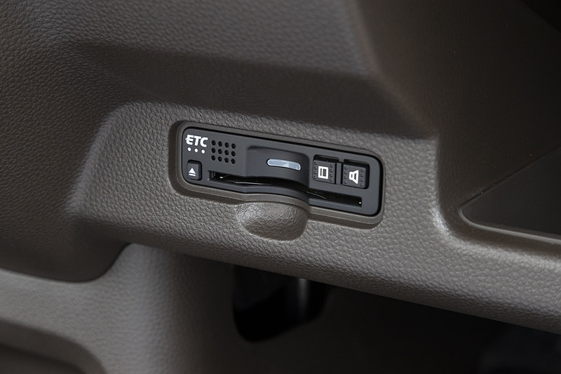 L系グレードにはナビ装着用スペシャルパッケージのETC車載器を標準装着