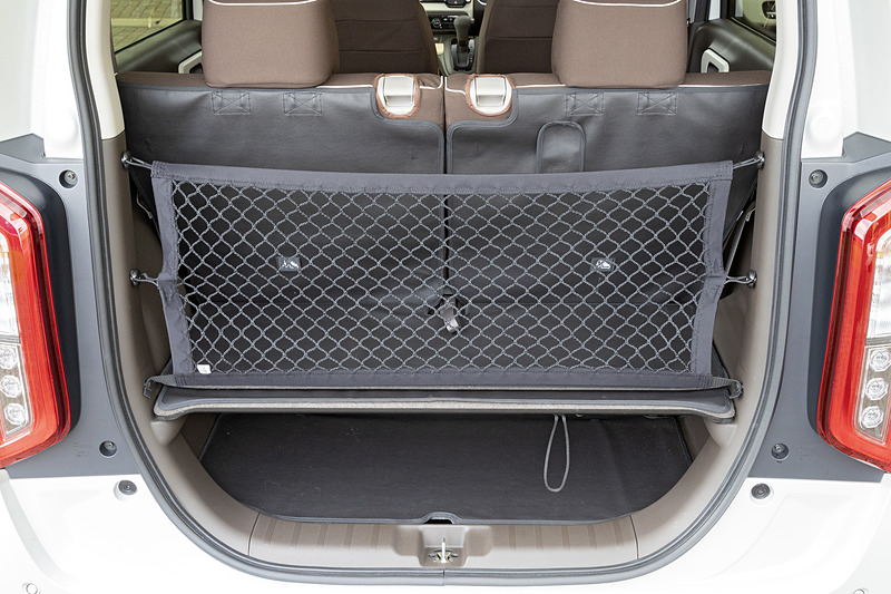 ラゲッジスペースの活用に便利なラゲッジネット