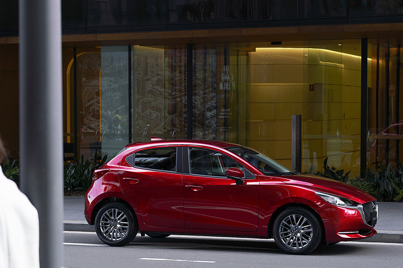MAZDA2