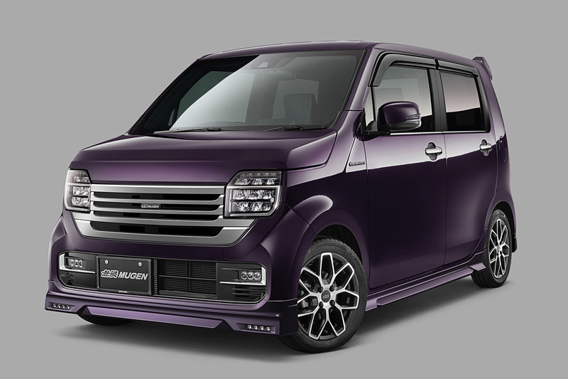 無限パーツを装着した「N-WGN カスタム」