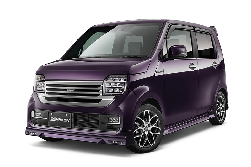 フロントアンダースポイラー、サイドスポイラー、リアアンダースポイラーをセットにした「スタイリングセット」（カラード仕上げ18万1500円、未塗装16万5000円。10月下旬発売予定のため、消費税10％課税価格）や、「スタイリングセット＋15インチアルミホイール MDYの4本セット」（25万3000円～27万7200円。10月下旬発売予定のため、消費税10％課税価格）のパッケージもラインアップ