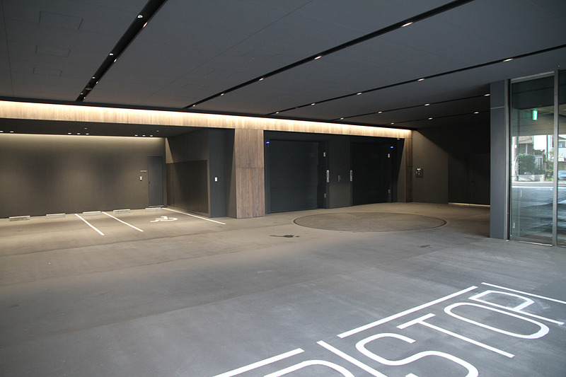 1階の一部が駐車場となるが他にも駐車場は用意される